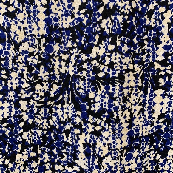 Banana Republic Flounce blouse. - Picture 5 of 8